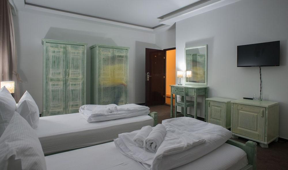 Hotel Trim Никшич Экстерьер фото