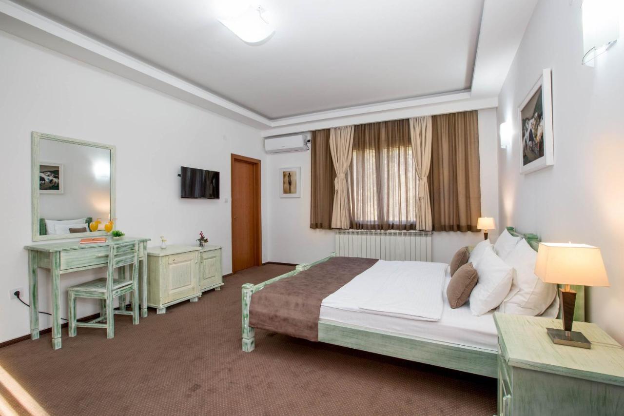 Hotel Trim Никшич Экстерьер фото